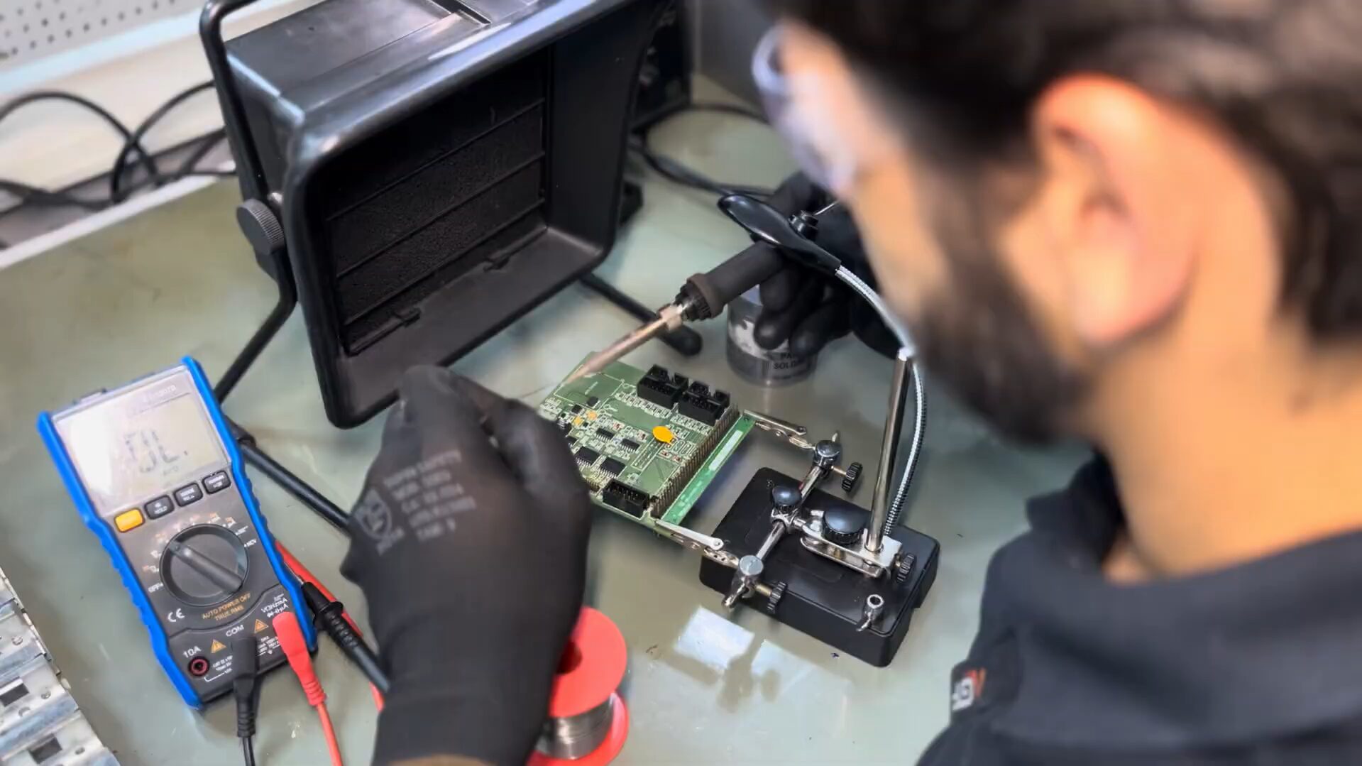 Laboratório técnico em operação