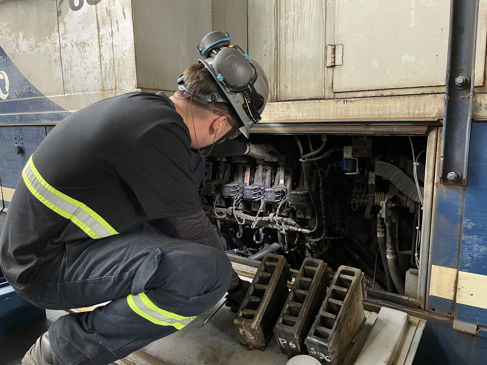 Engenharia elétrica de campo em operação ferroviária